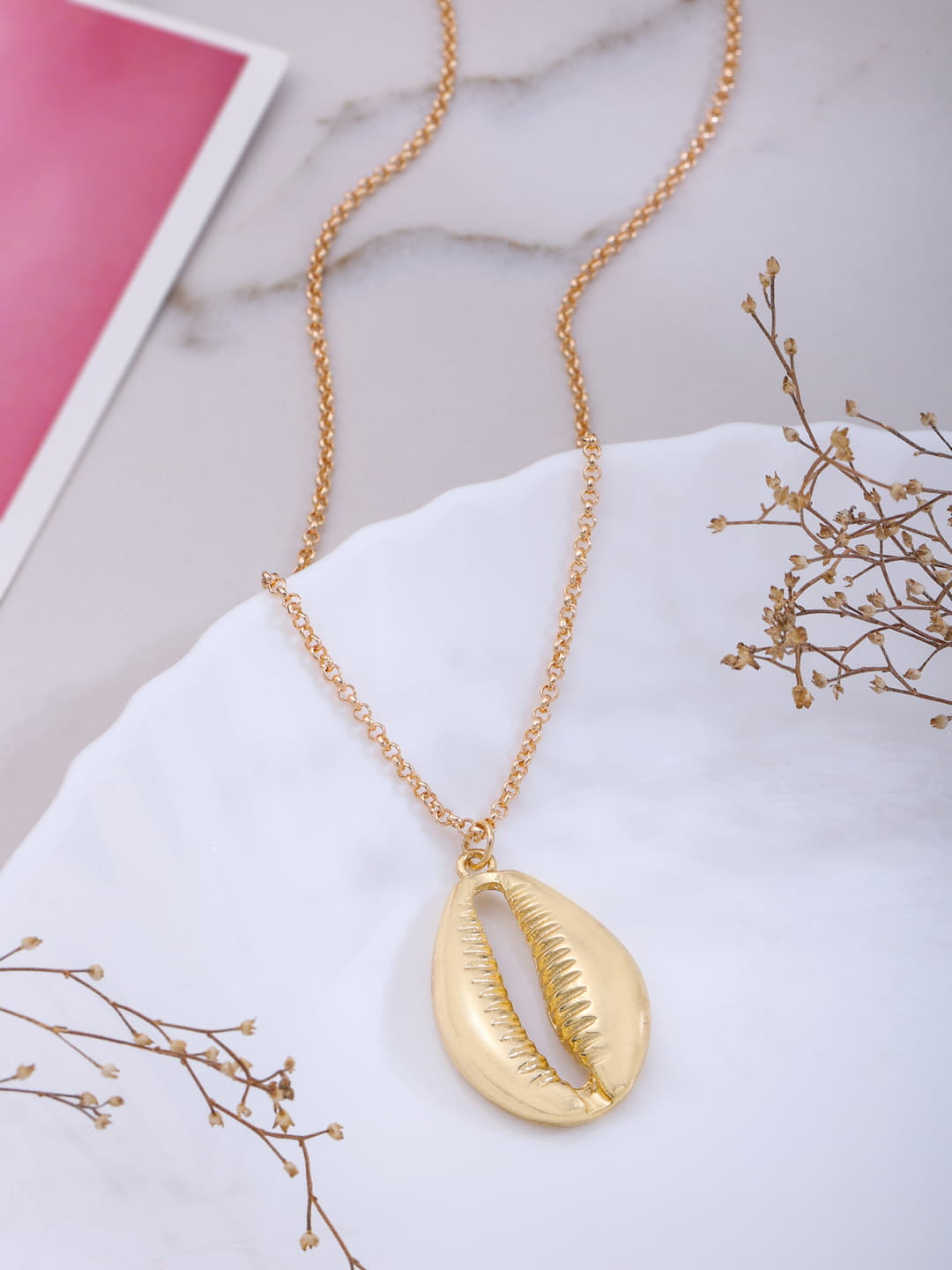 Sea Shell Pendant Necklace For Women and Girls - Main Image