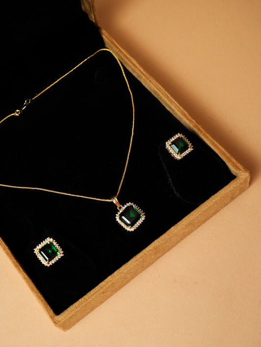 Emerald Green Stone Pendant Necklace & Earring Set