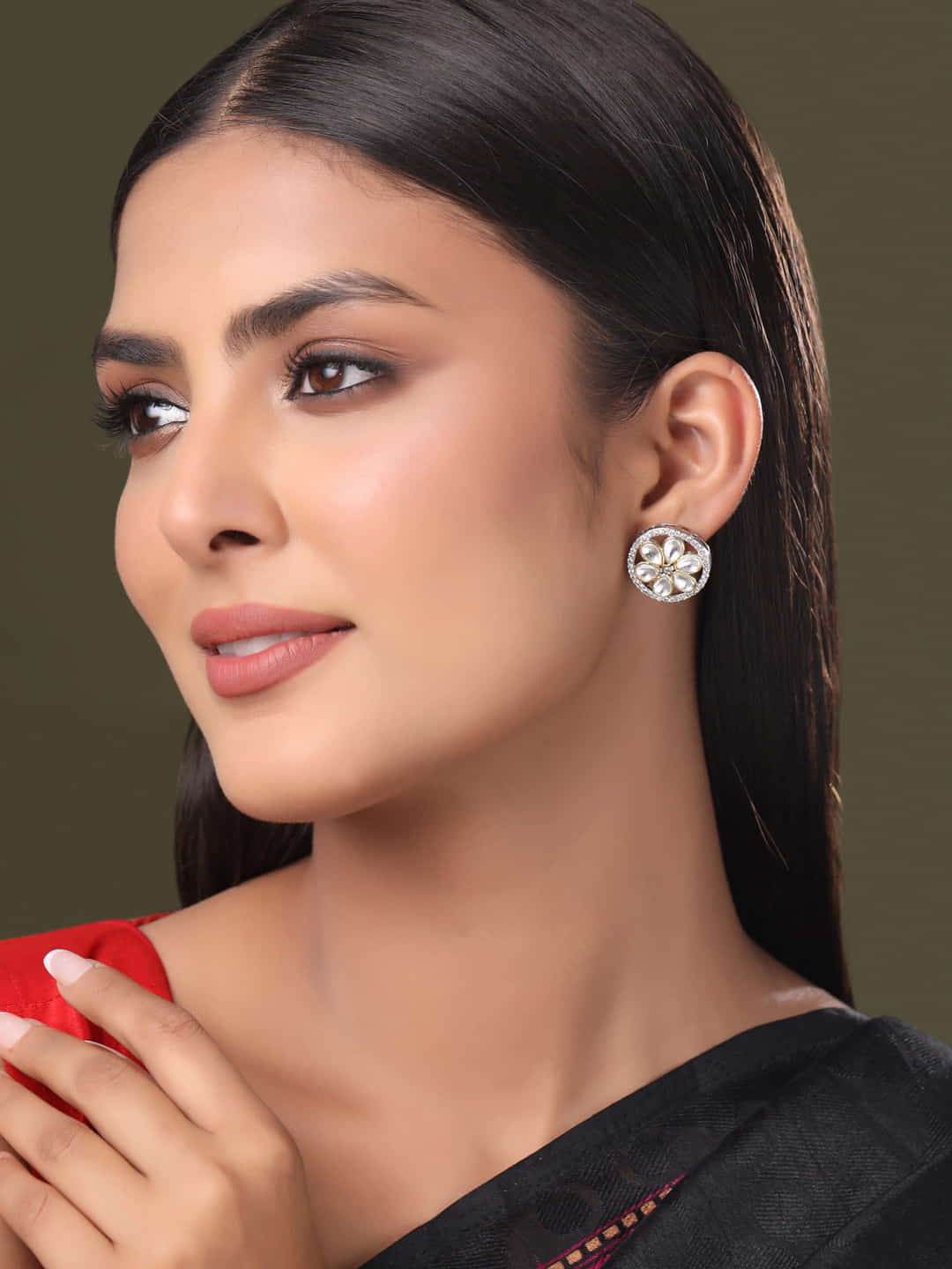 Round Shape American Diamond Studs Earrings