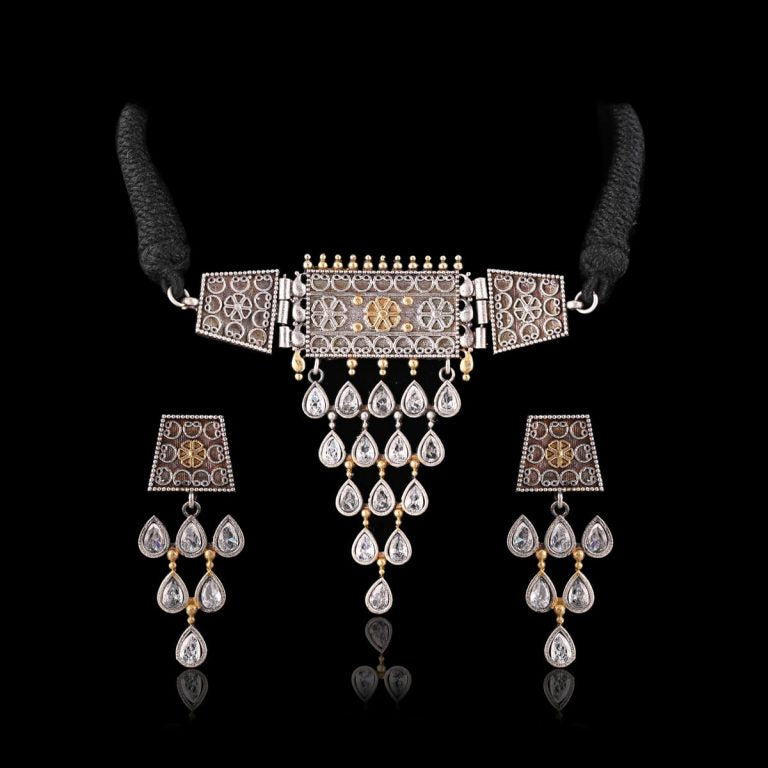 dual-tone-classic-thread-necklace-white-viraasi