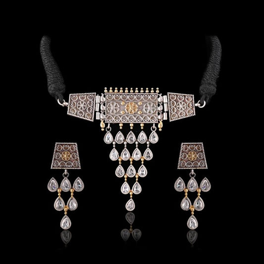 Dual Tone Classic Thread Necklace-White