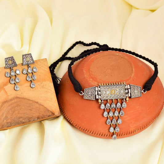 Dual Tone Classic Thread Necklace-White