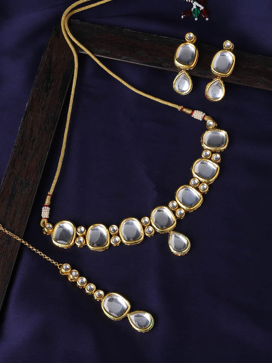 Ethnic Kundan Choker Necklace Set With Maang Tikka