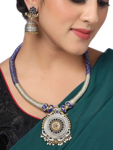 handmade-round-shape-dual-tone-thread-necklace-set-viraasi