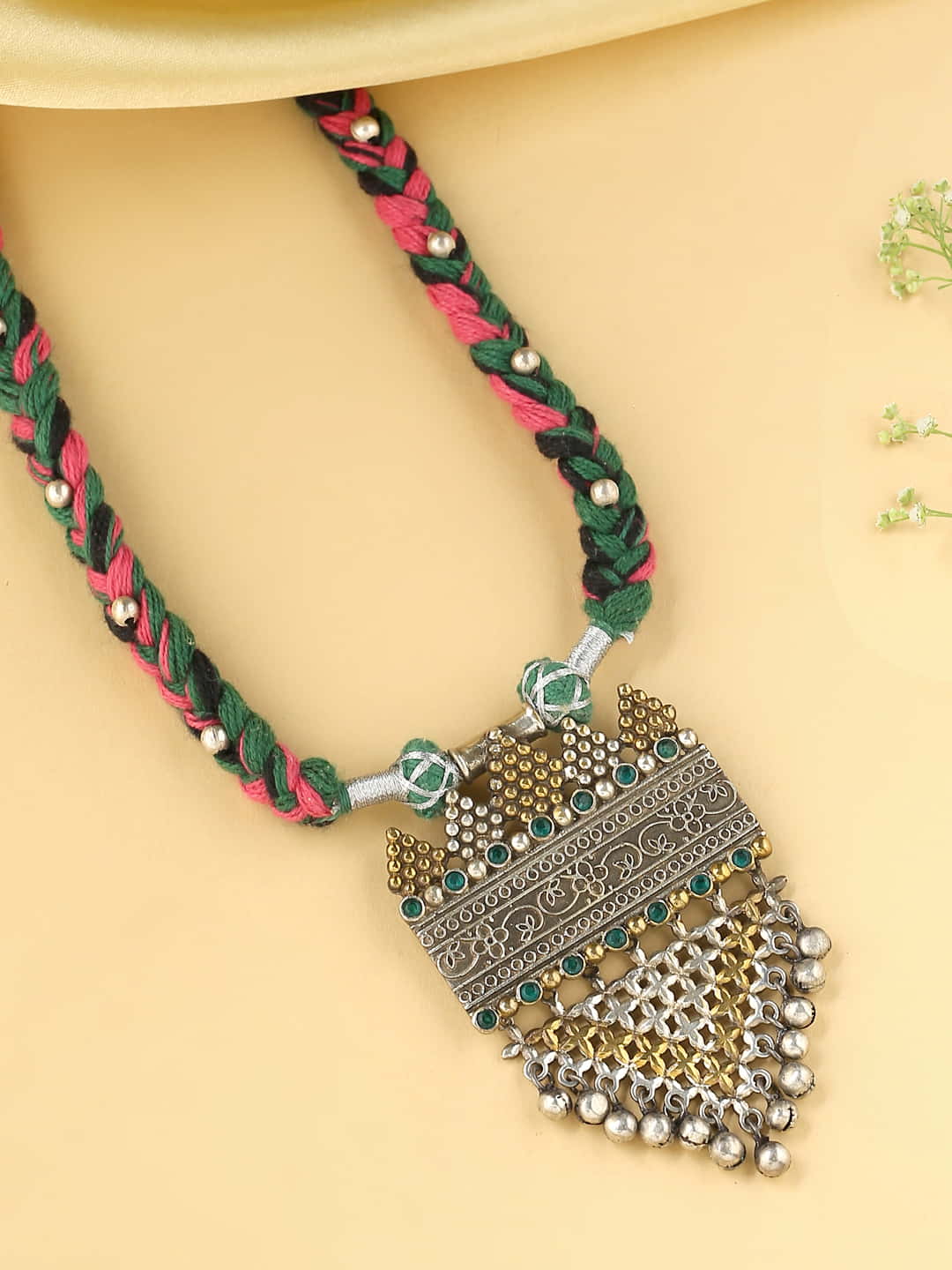 classic-dual-tone-thread-necklace-with-multicolor-thread-viraasi