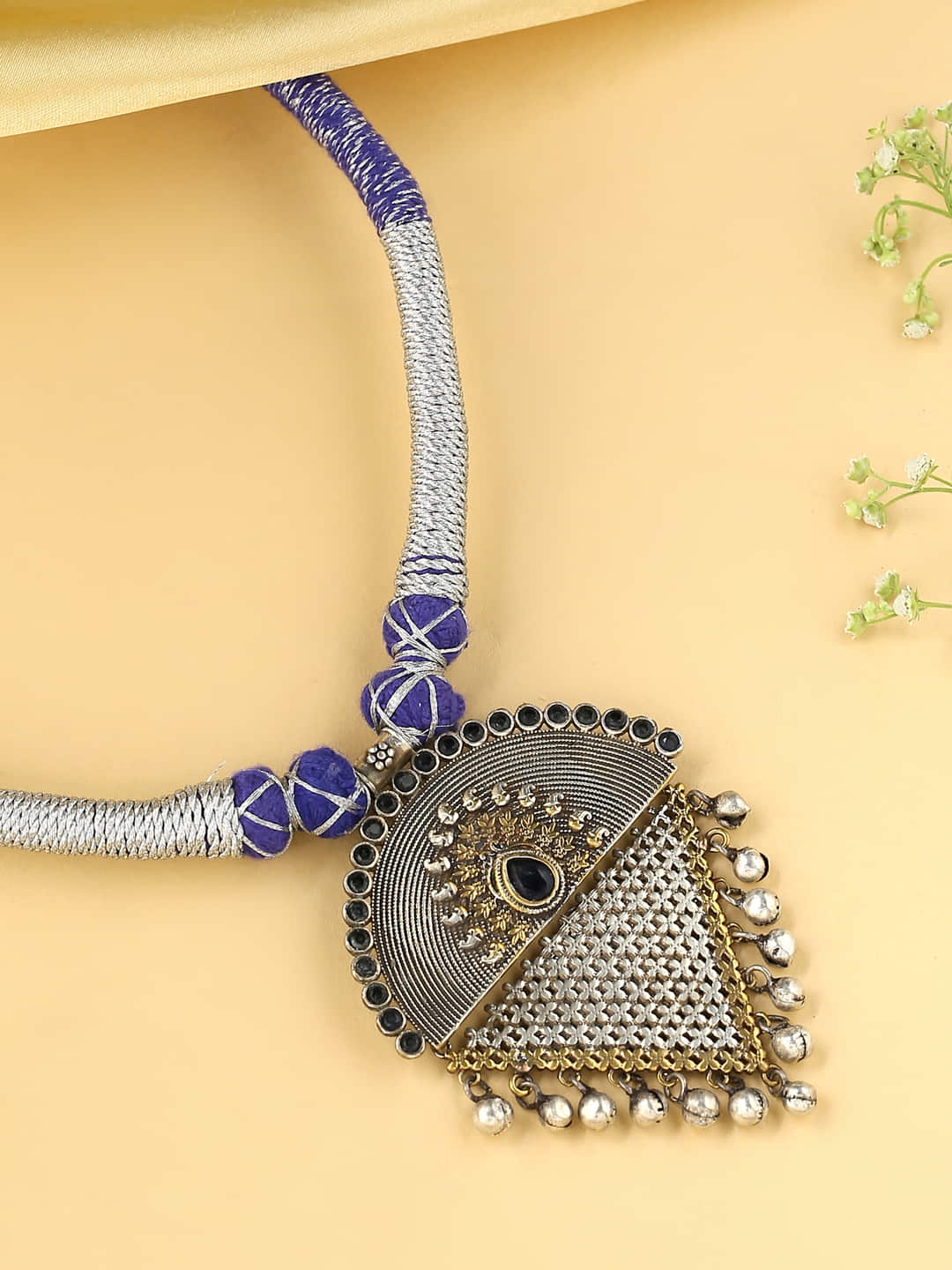 dual-tone-thread-necklace-with-blue-stone-viraasi