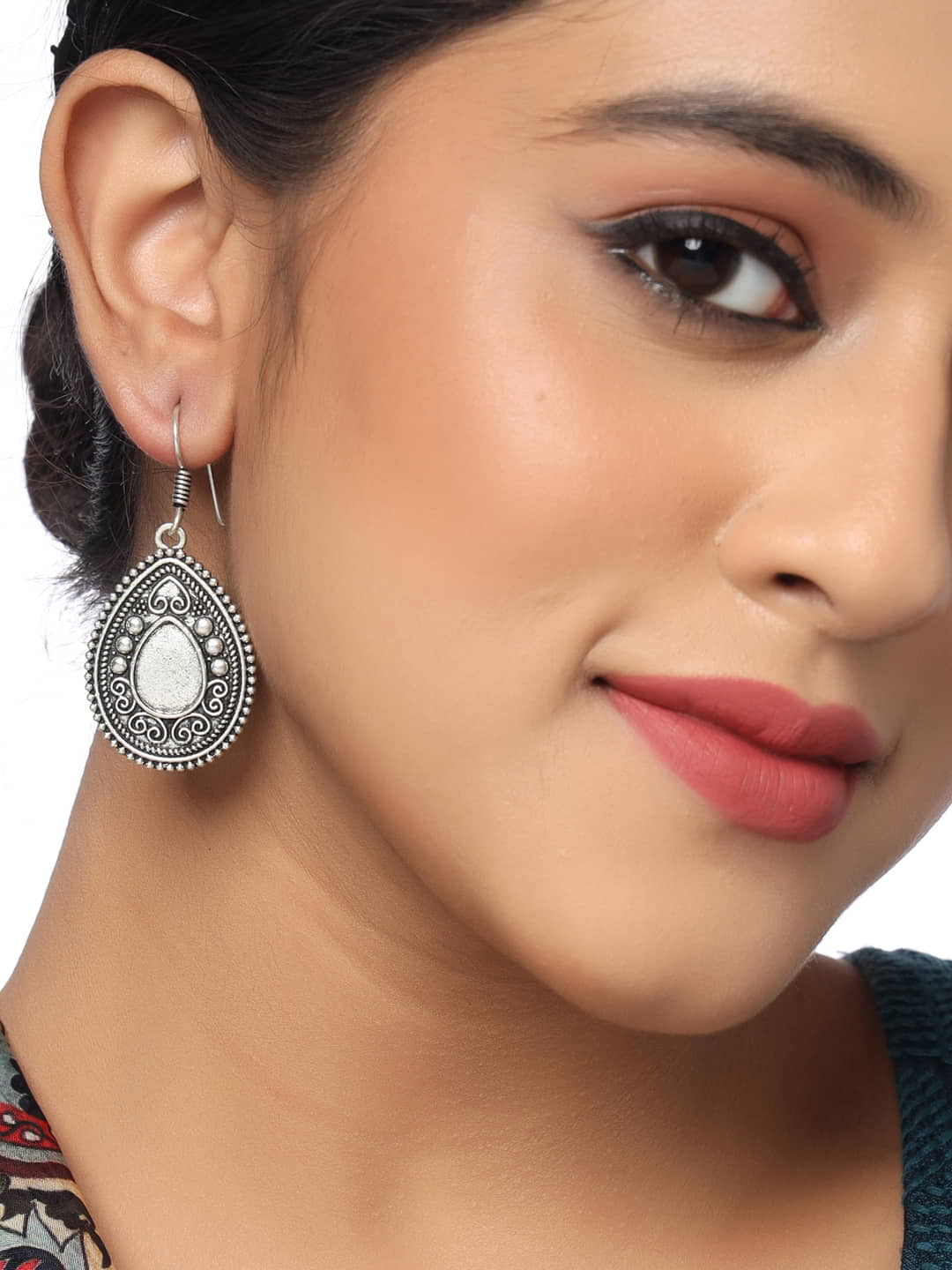 oxidized-engraved-design-jhumki-earring-for-girls-and-women-viraasi
