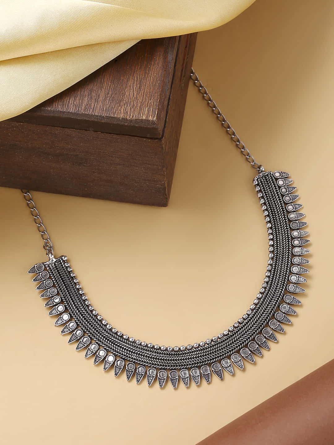 ethnic-oxidized-choker-necklace-for-girls-and-women-viraasi