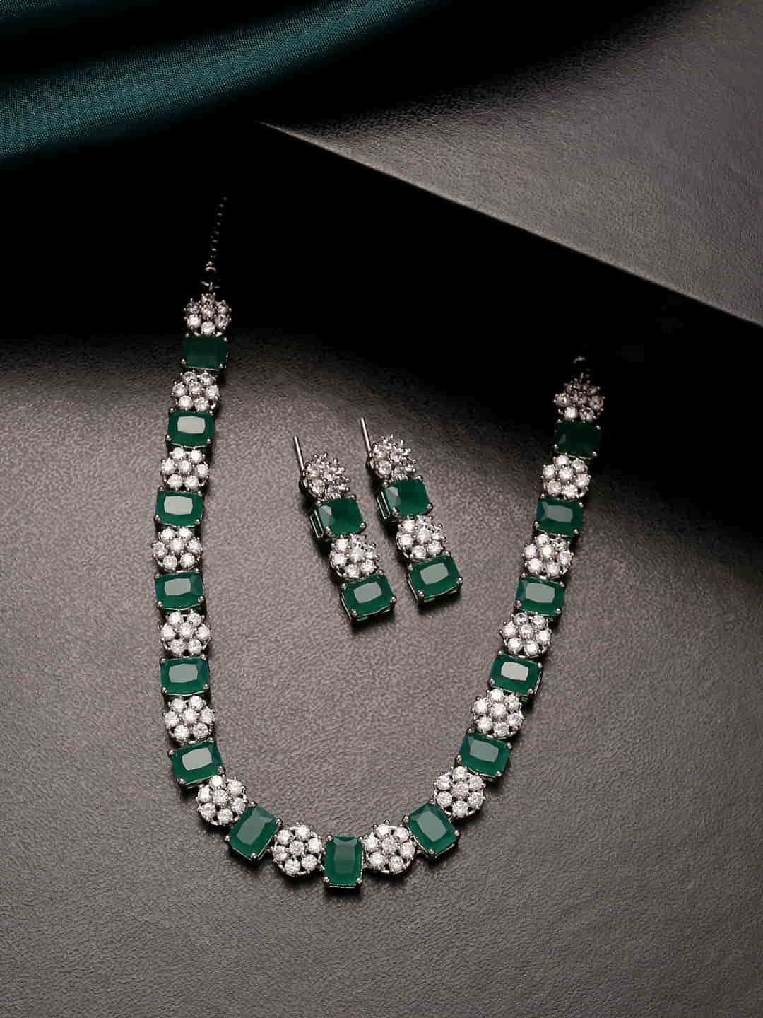 floral-shape-american-diamond-necklace-set-emerald-color-viraasi