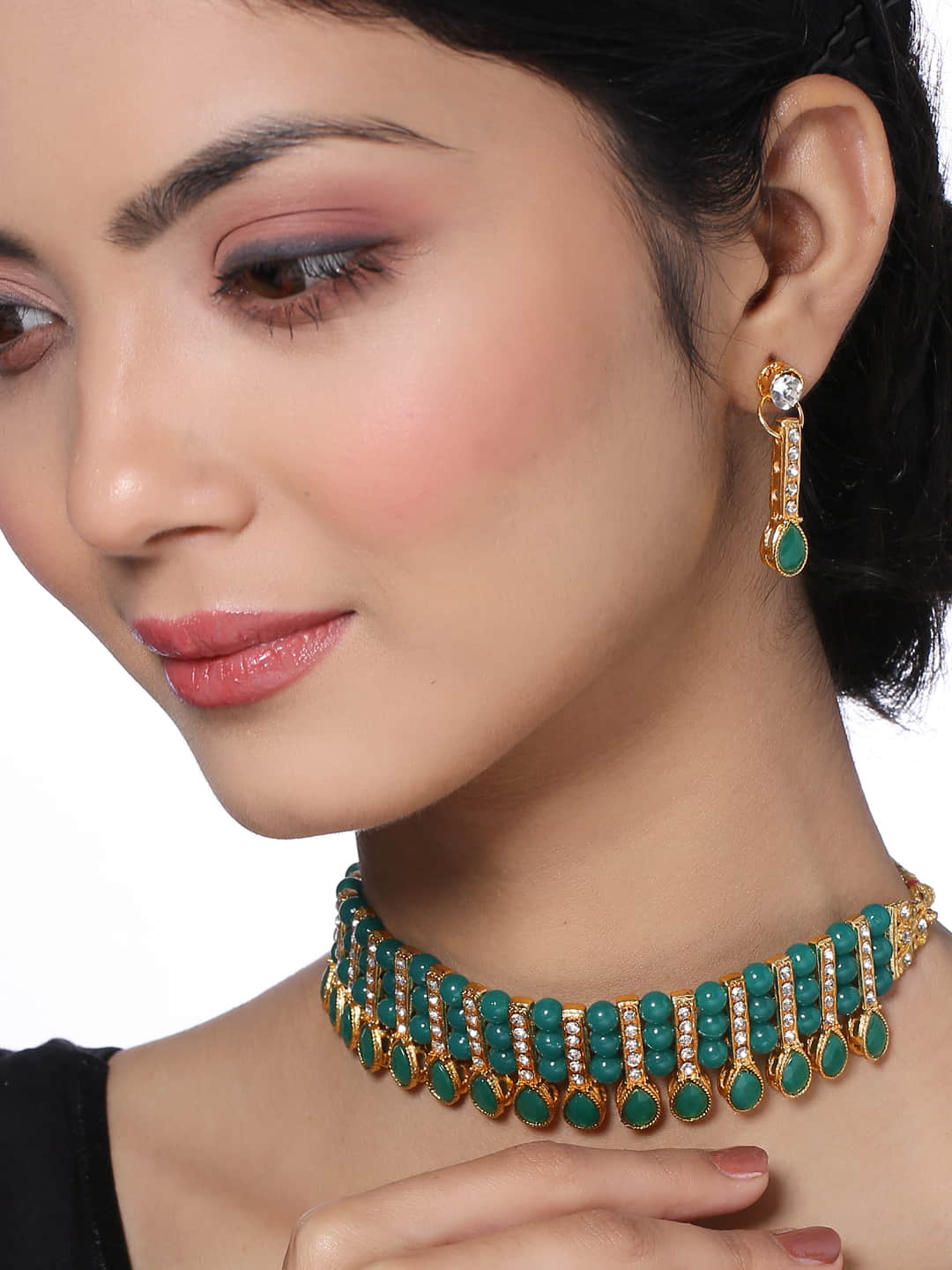 gold-plated-handcrafted-stone-statement-necklace-set-viraasi
