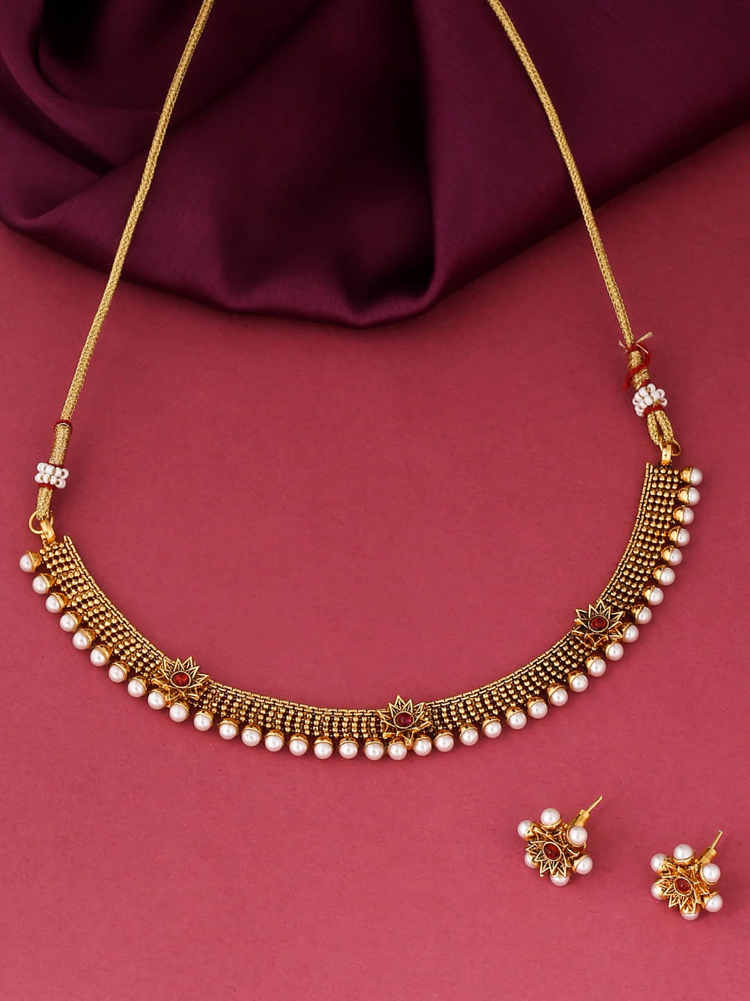 gold-plated-floral-shape-choker-necklace-set-virrasi