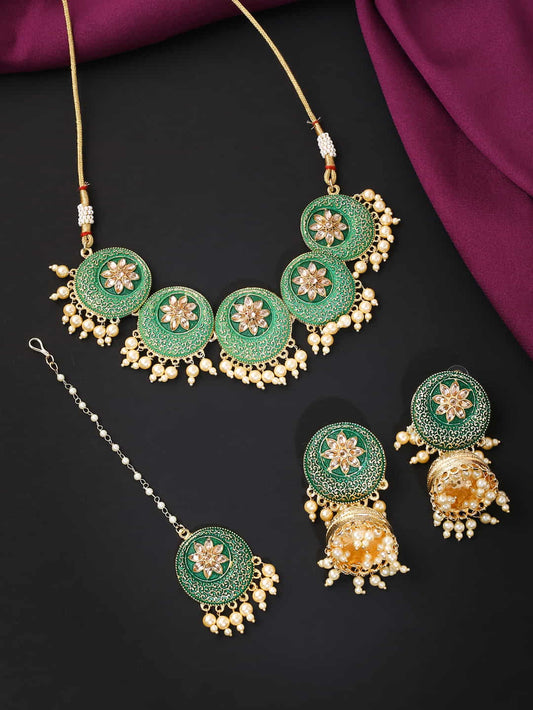 green-enameled-choker-necklace-set-with-maang-tikka-viraasi