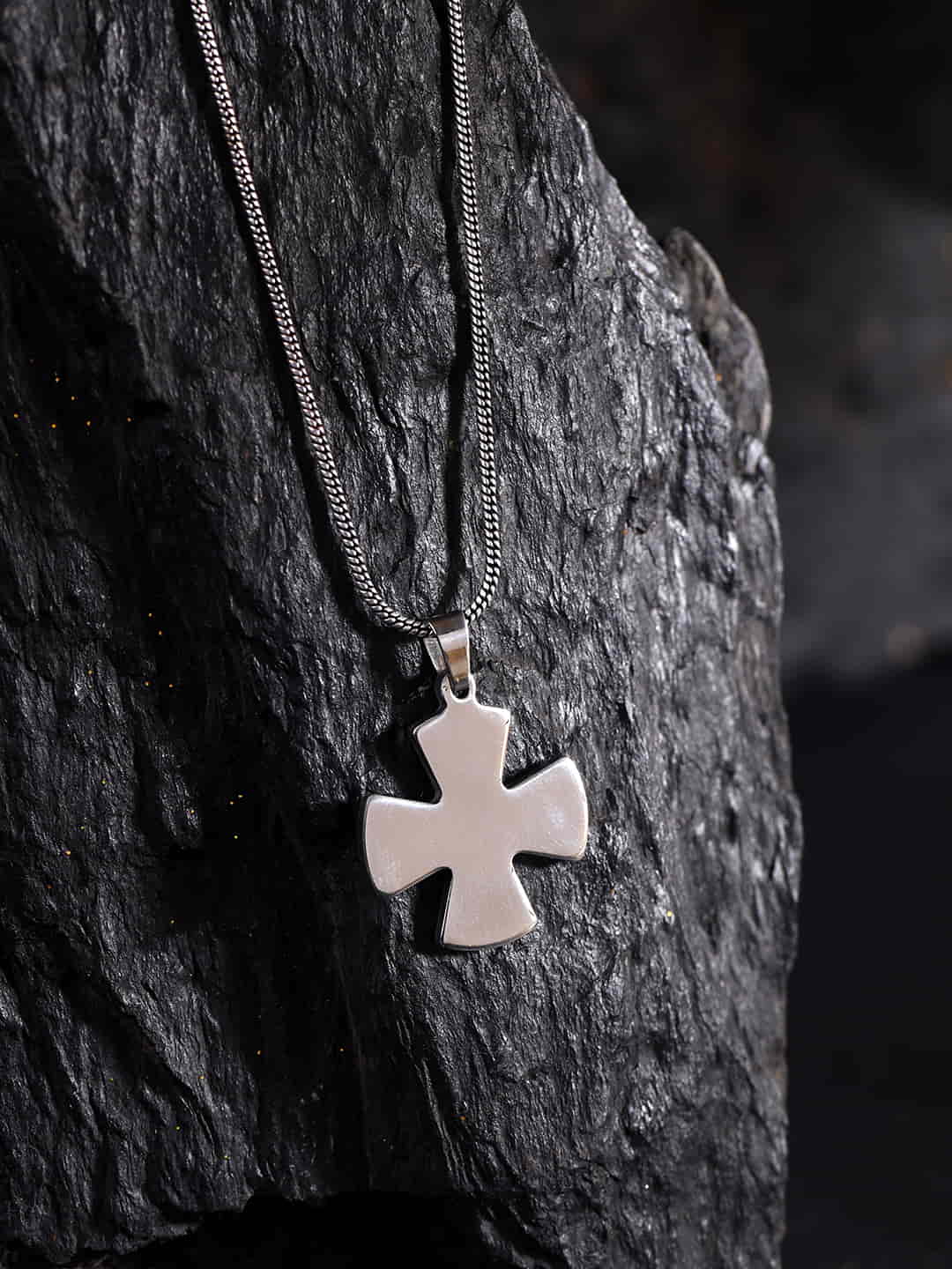 stainless-steel-holy-cross-pendant-with-chain-viraasi